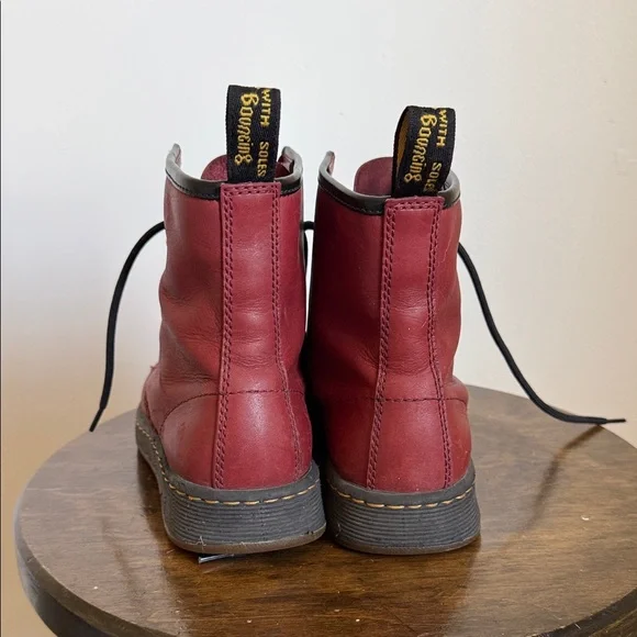 Dr. Martens Newton 8 Eye Leather Lite Boots - Picture 4 of 6